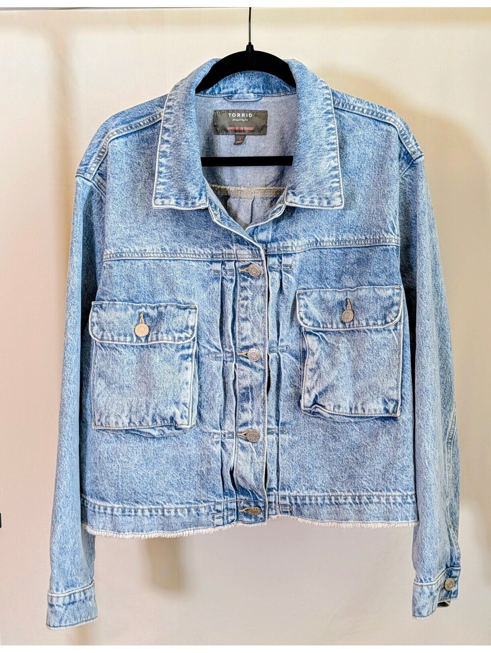 Torrid Acid Wash Denim Jacket Womens Plus Size 3 3X Cropped Raw Hem Trucker 80s